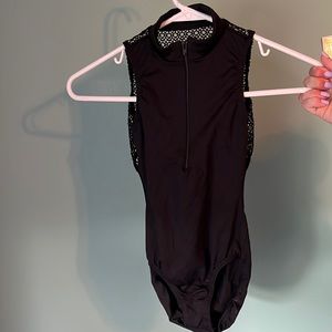 Motionwear girls leotard, black with open back and front zipper